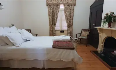 Hoover House curtain and pelmet