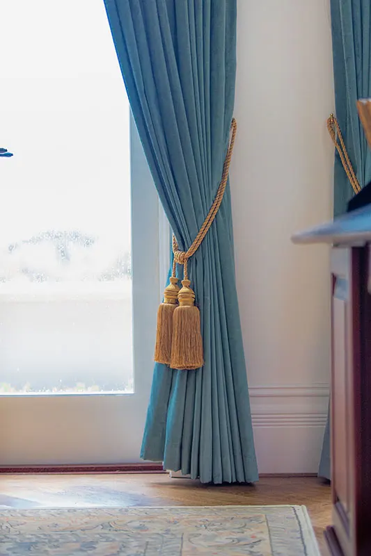 curtain-tiebacks