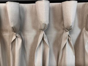 Goblet pleat curtain heading