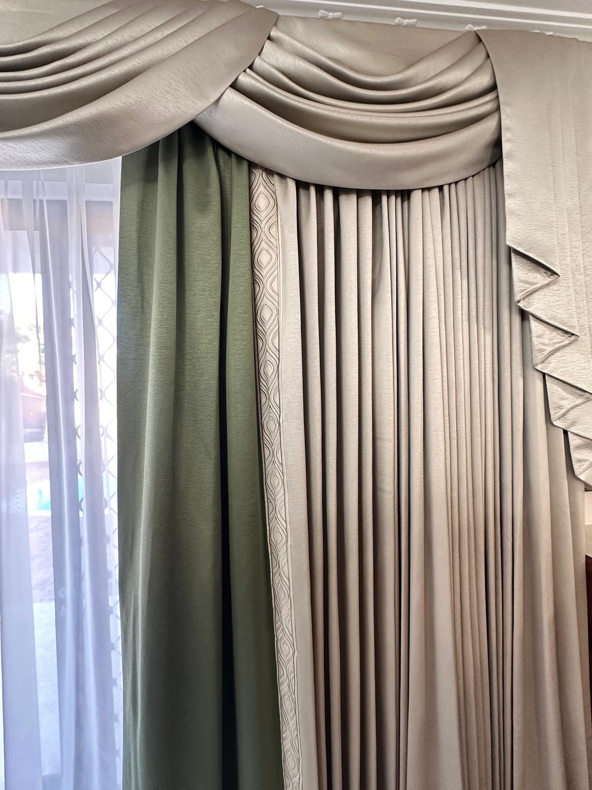 swag and tail close up