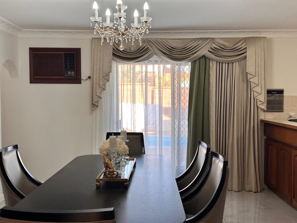 swag and tails dining room