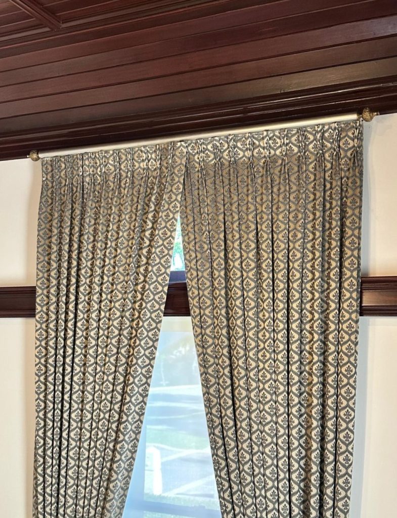 Parliament House curtain rod